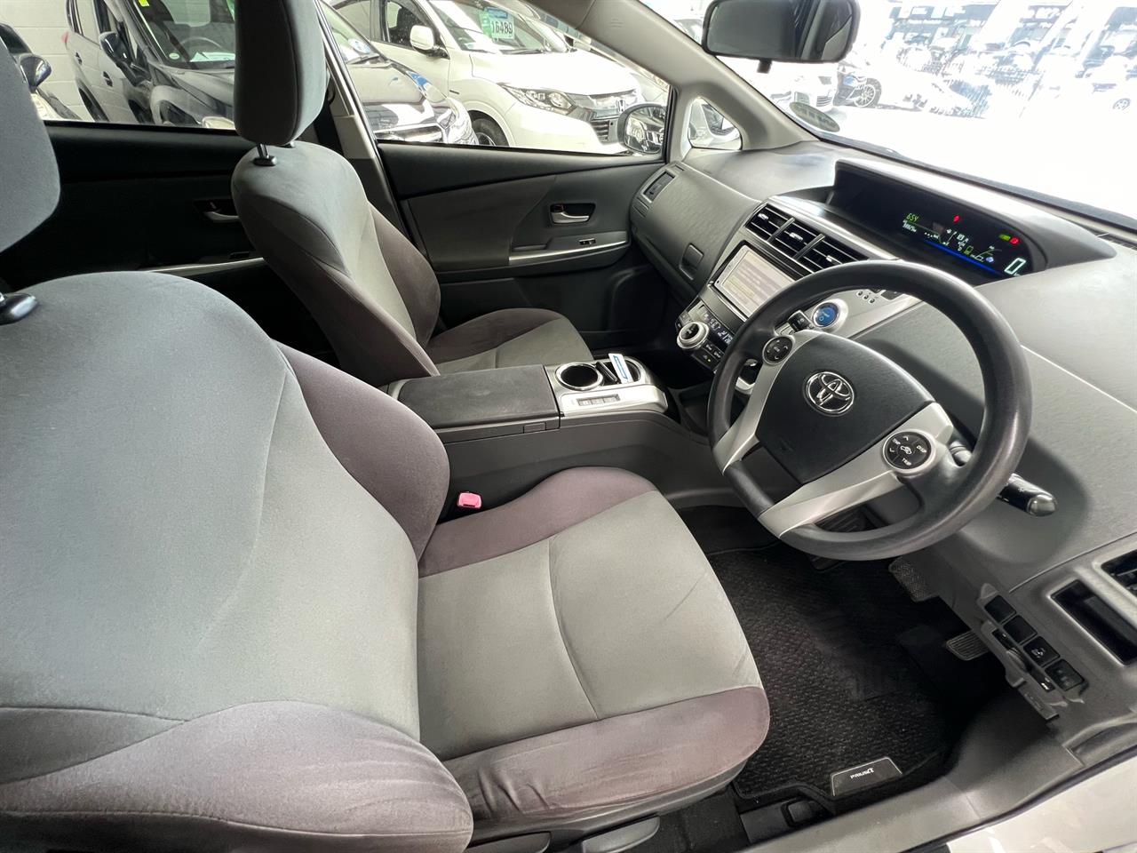 2013 Toyota Prius Alpha 7 Seats