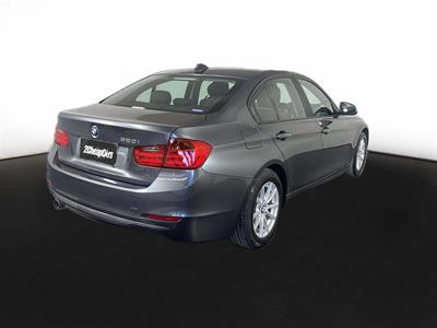 2013 BMW 320i 