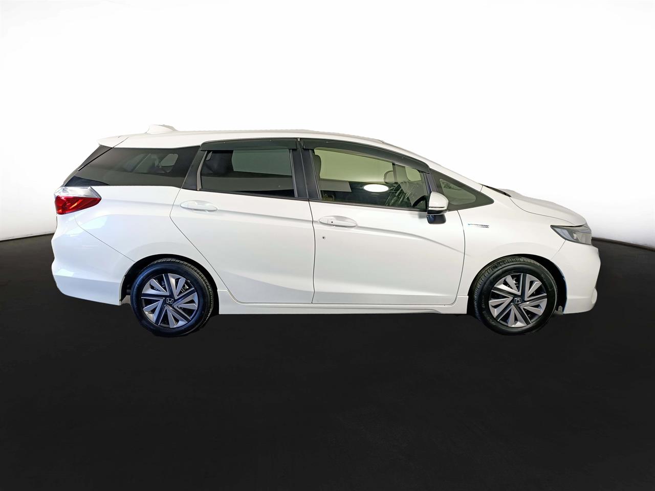 2017 Honda Fit Shuttle Hybrid Facelift