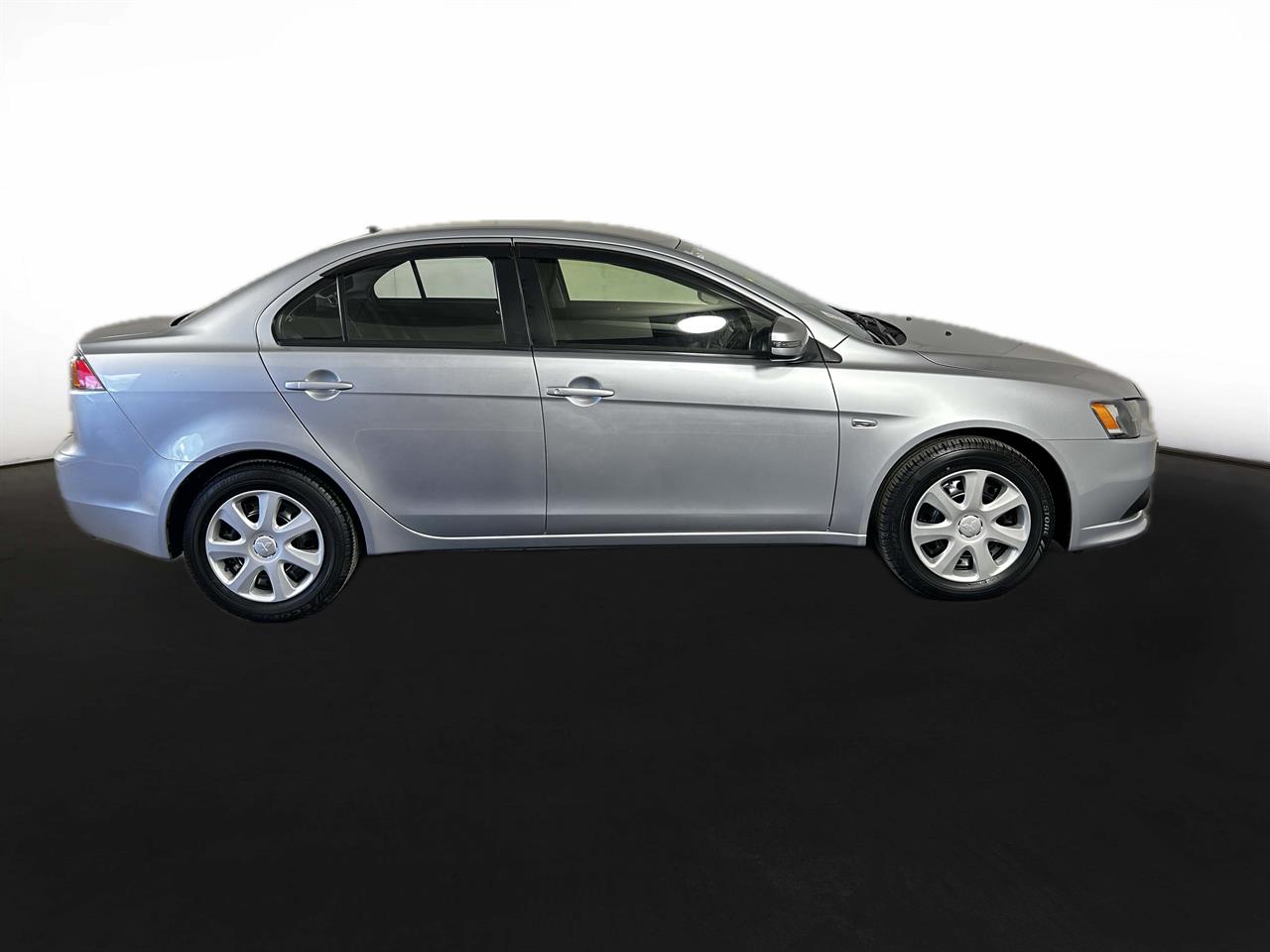 2015 Mitsubishi Galant 