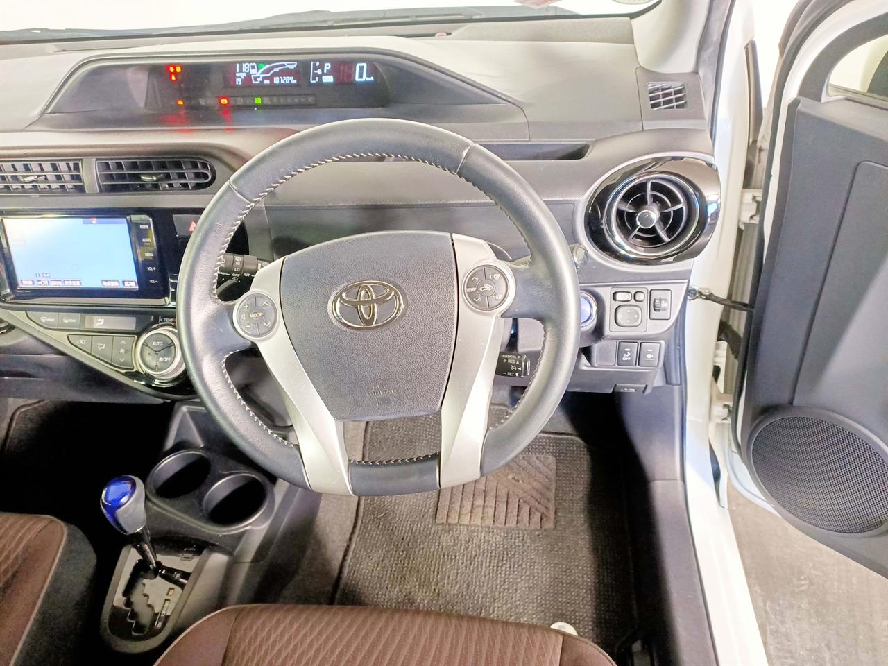 2015 Toyota Aqua Hybrid