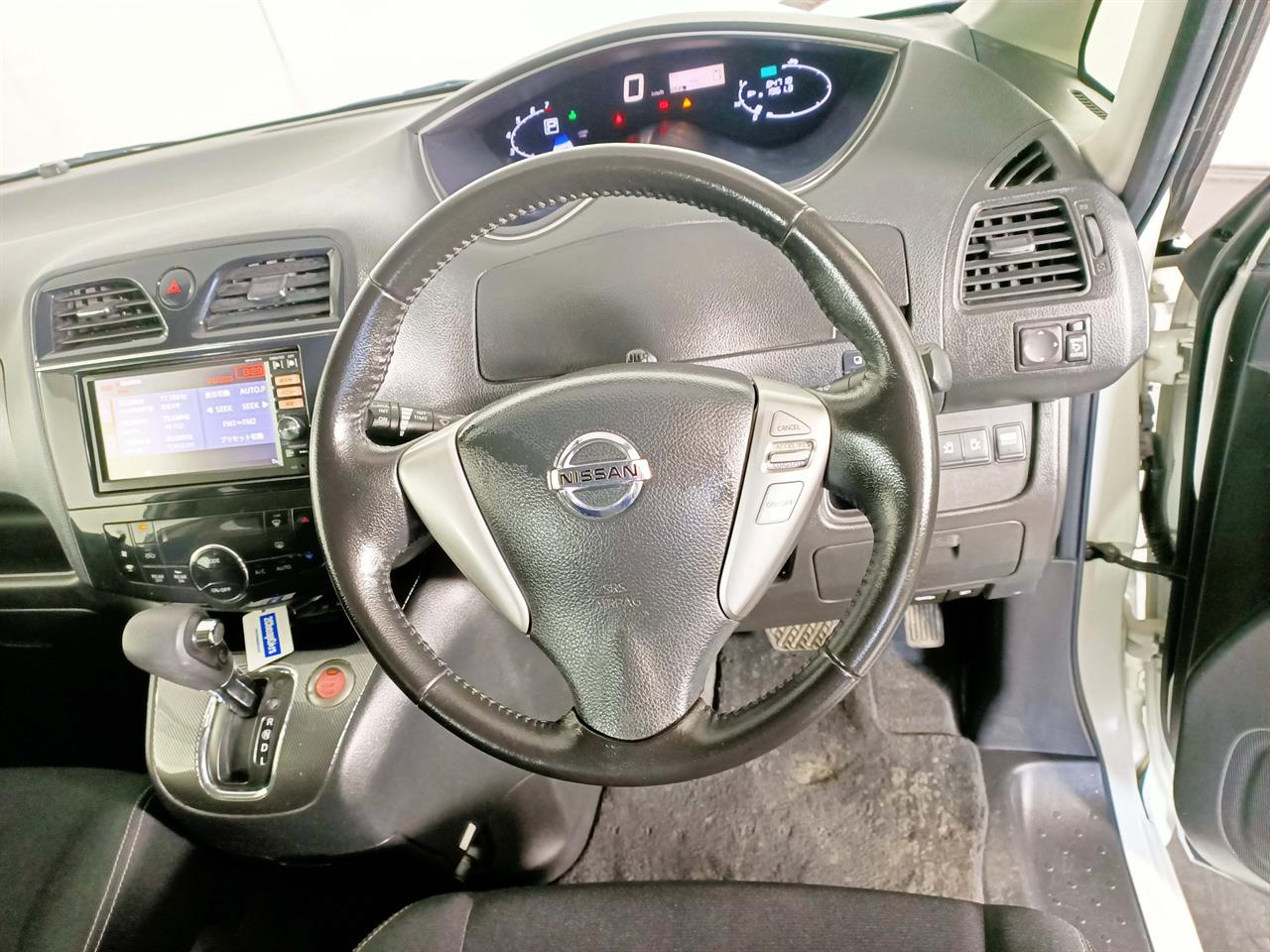 2013 Nissan Serena Hybrid