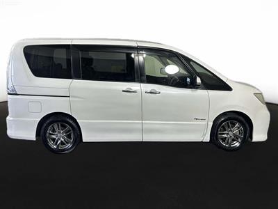 2013 Nissan Serena Hybrid