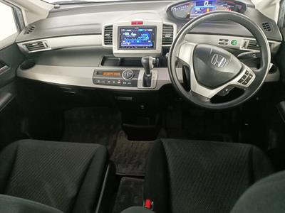 2012 Honda Freed Hybrid