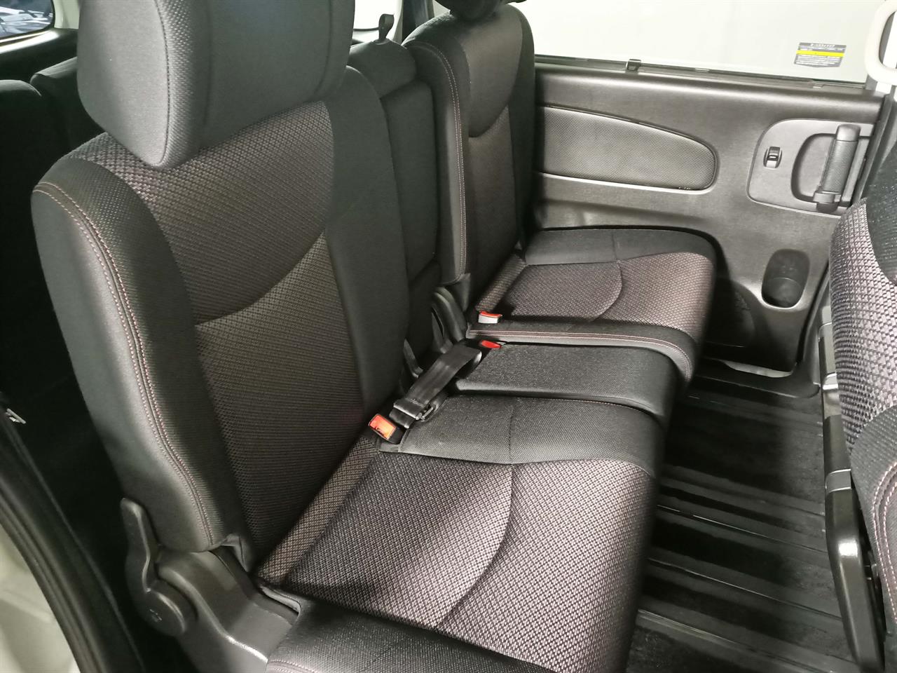 2012 Nissan Serena 