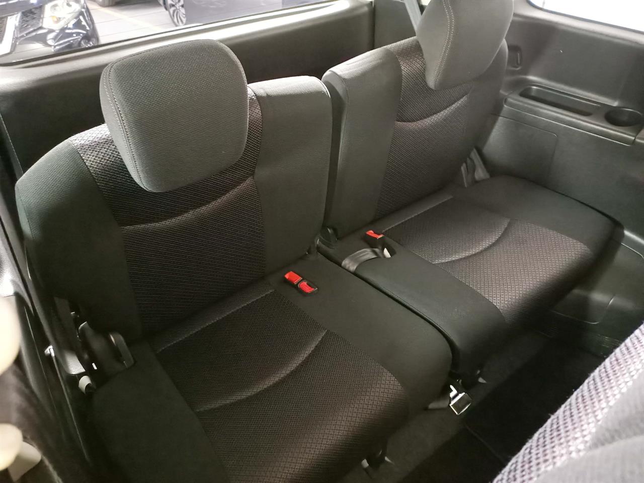 2012 Nissan Serena 