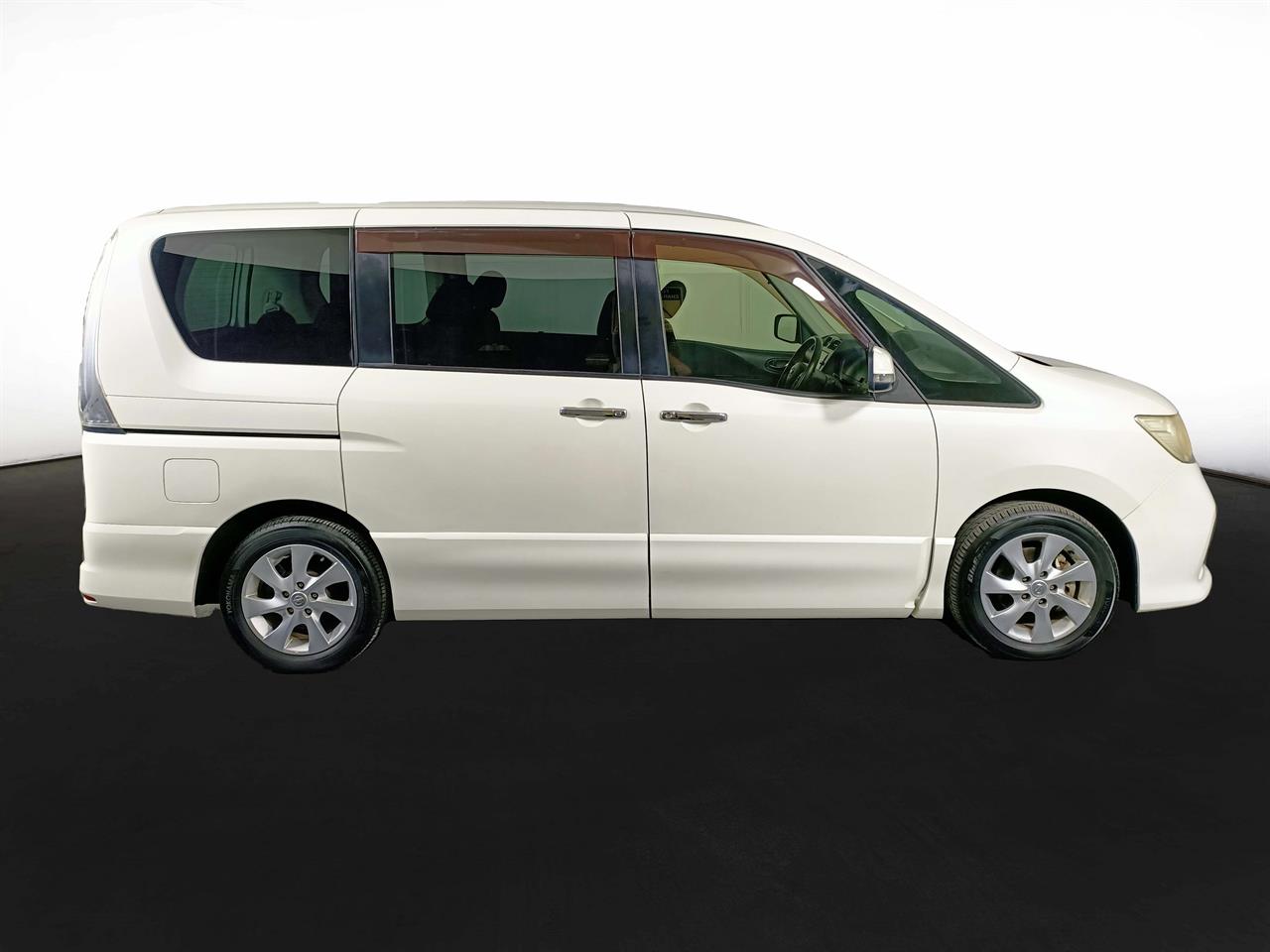 2012 Nissan Serena 