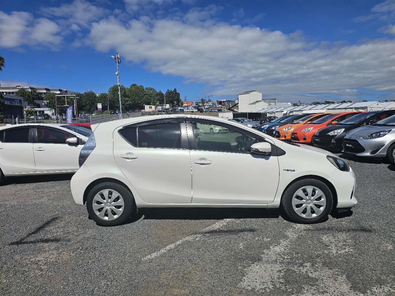 2013 Toyota Aqua Hybrid