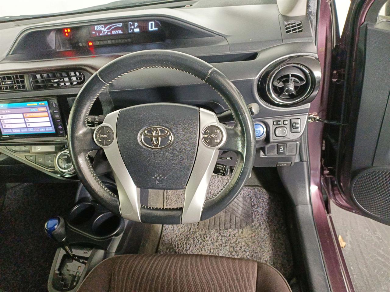 2015 Toyota Aqua Hybrid