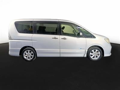 2012 Nissan Serena Hybrid