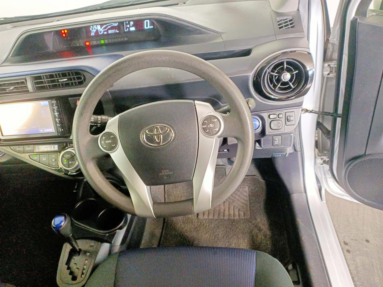 2015 Toyota Aqua Hybrid