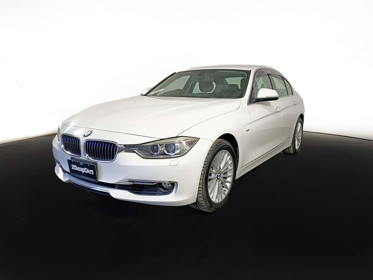 2012 BMW 320i Luxury