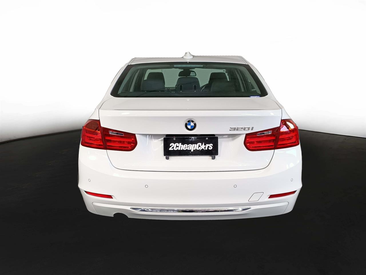 2012 BMW 320i Luxury