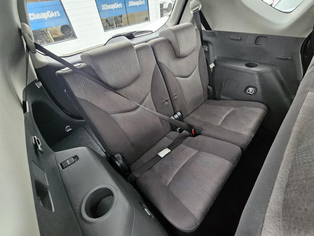 2011 Toyota Prius Alpha 7 Seats
