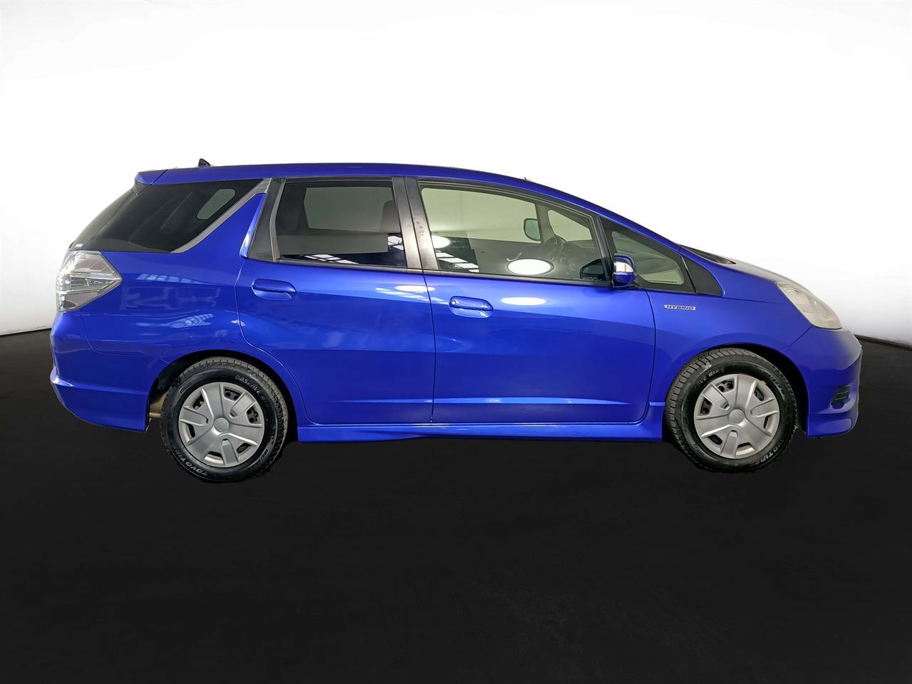 2013 Honda Fit Jazz Shuttle Hybrid