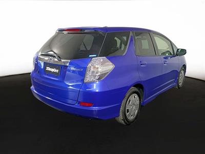 2013 Honda Fit Jazz Shuttle Hybrid