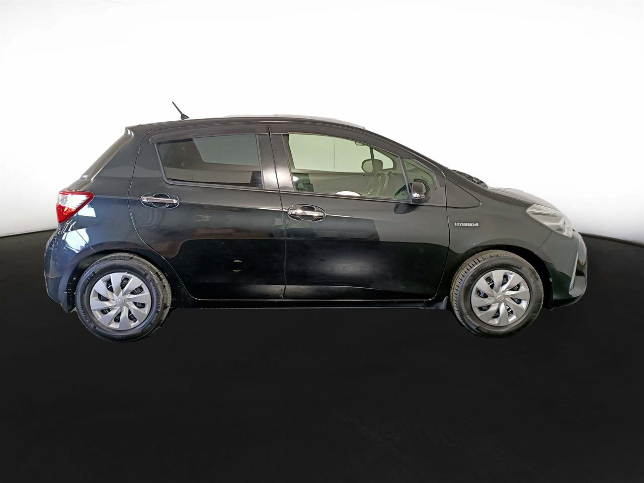 2018 Toyota Vitz Hybrid