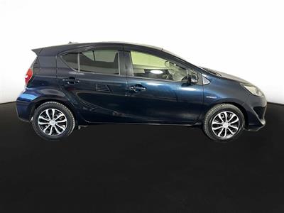 2017 Toyota Aqua Hybrid New Shape