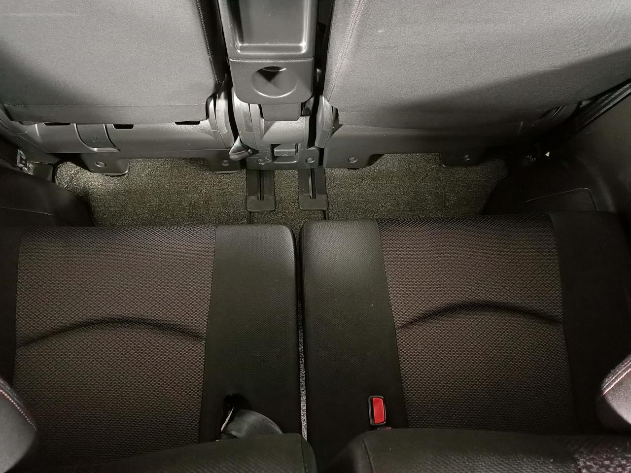 2012 Nissan Serena 