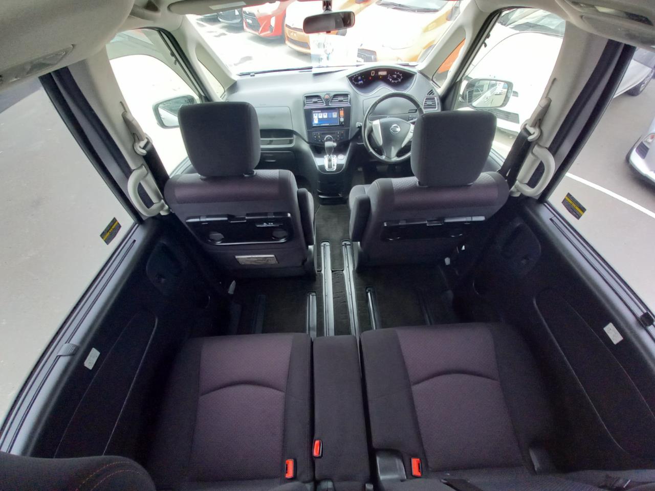 2013 Nissan Serena Hybrid