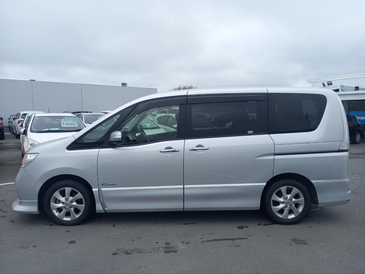 2013 Nissan Serena Hybrid