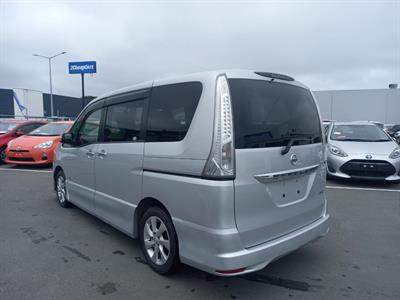 2013 Nissan Serena Hybrid