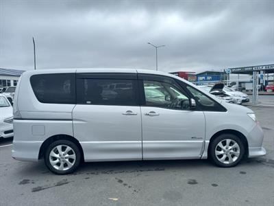 2013 Nissan Serena Hybrid