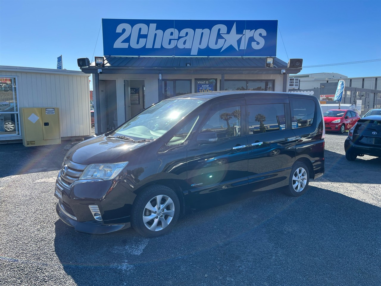 2013 Nissan Serena Hybrid