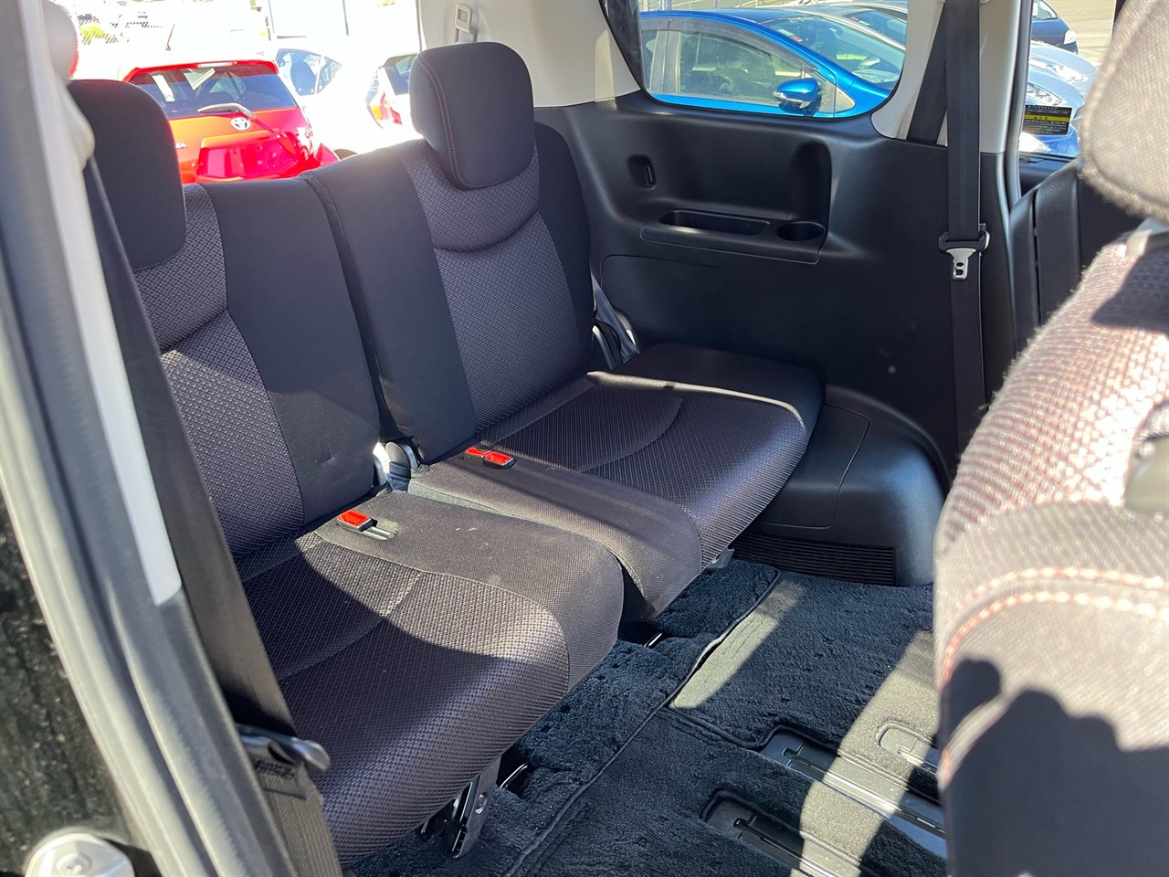 2013 Nissan Serena Hybrid