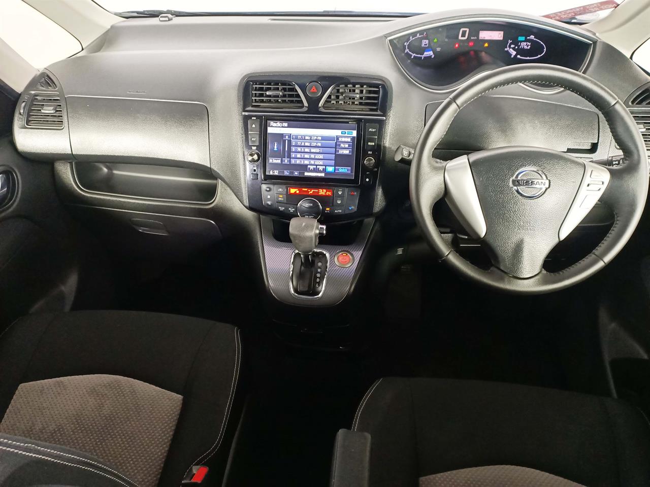 2014 Nissan Serena Hybrid