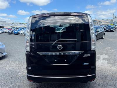 2013 Nissan Serena Hybrid