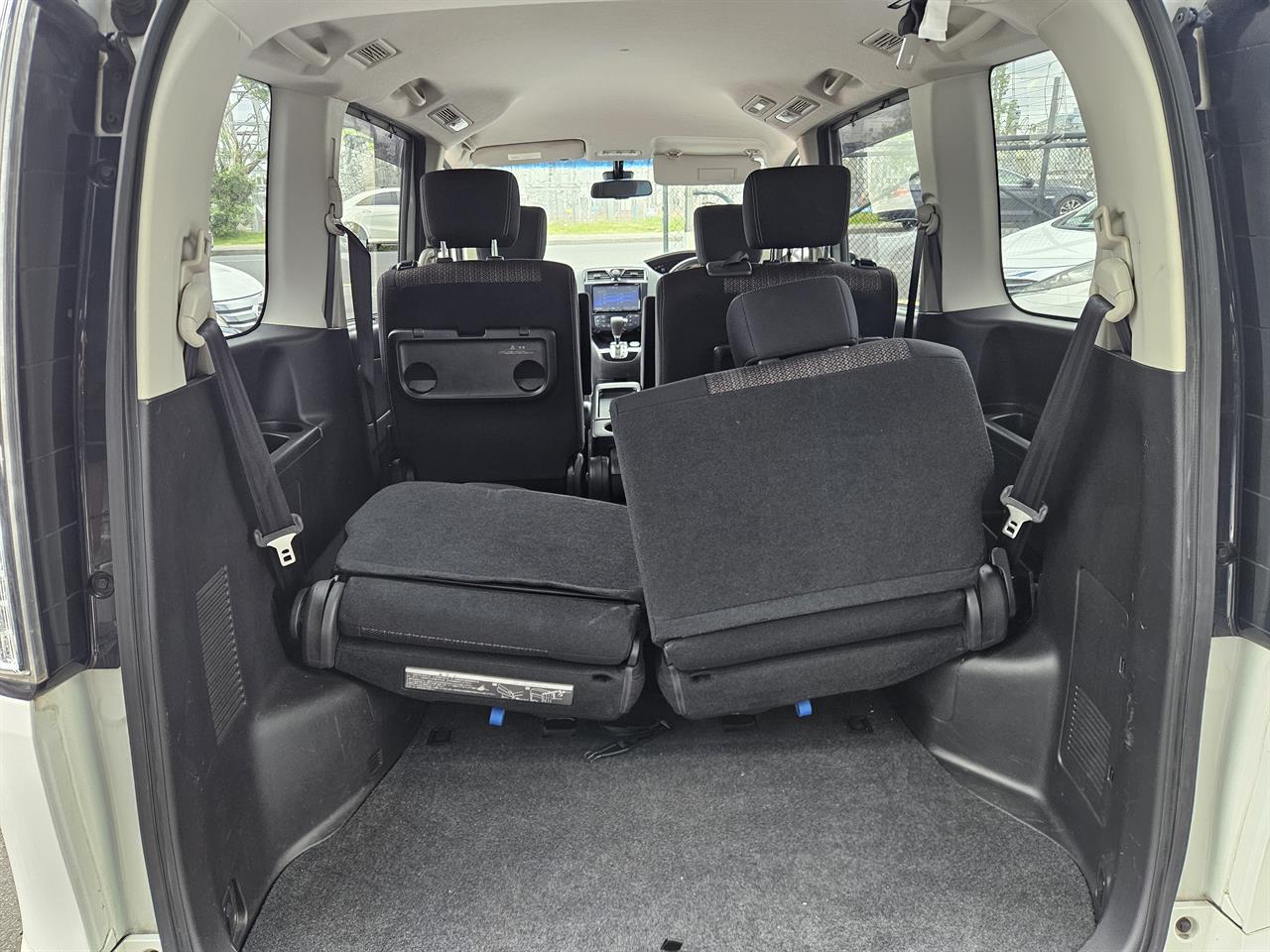 2013 Nissan Serena Hybrid