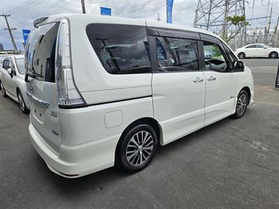 2013 Nissan Serena Hybrid