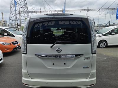 2013 Nissan Serena Hybrid