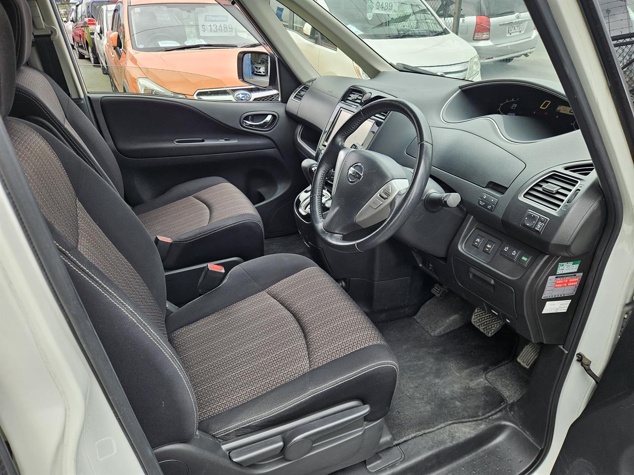 2013 Nissan Serena Hybrid