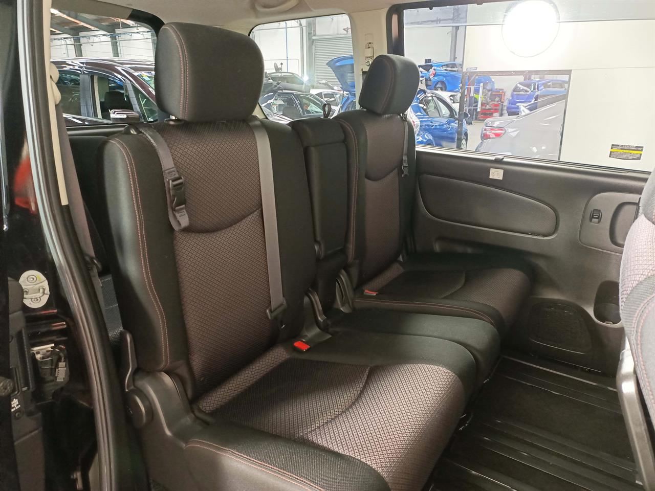 2013 Nissan Serena Hybrid