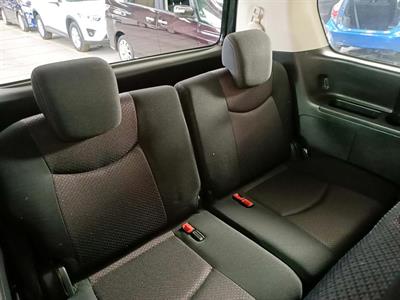 2013 Nissan Serena Hybrid