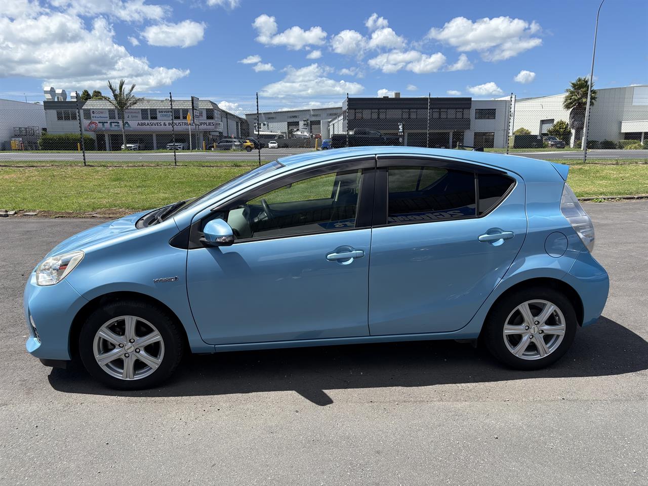 2014 Toyota Aqua Hybrid