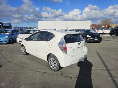 2014 Toyota Aqua Hybrid