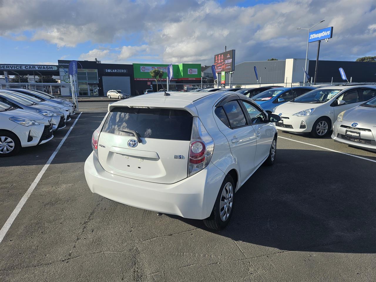 2014 Toyota Aqua Hybrid