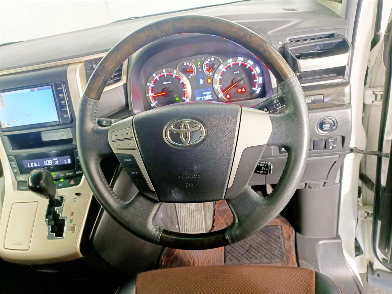 2014 Toyota Alphard 