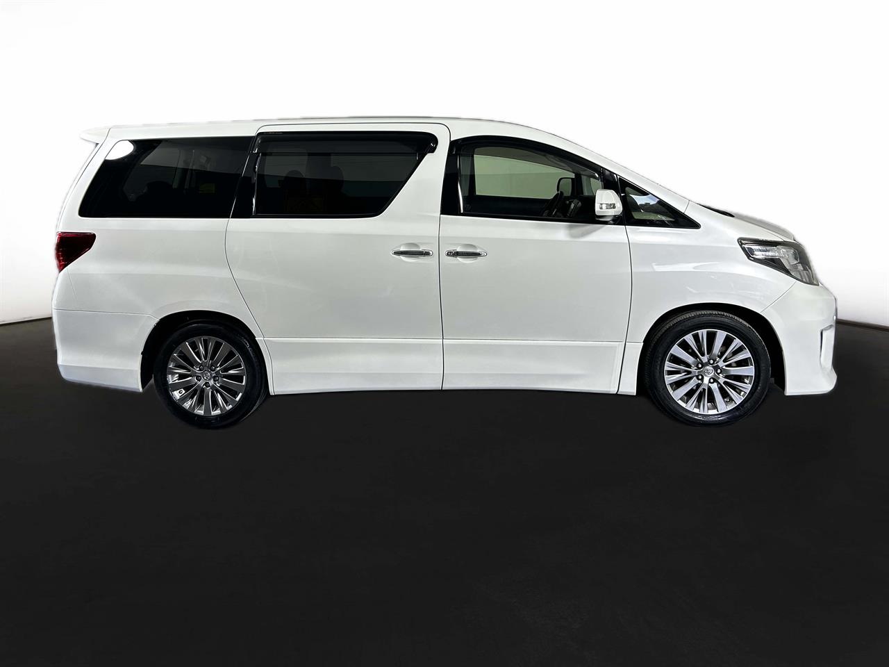 2014 Toyota Alphard 