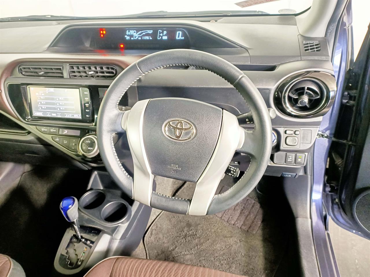 2015 Toyota Aqua Hybrid