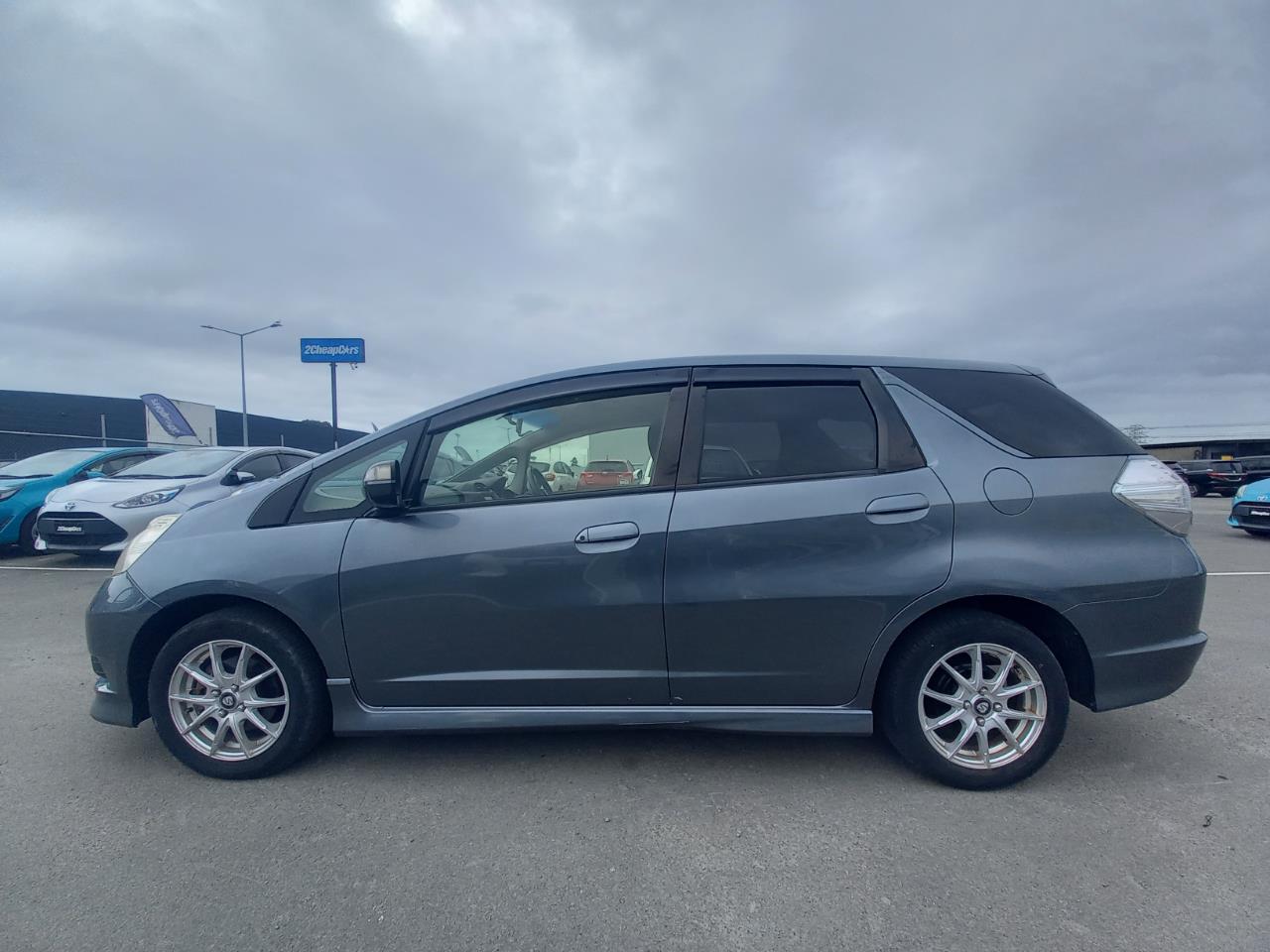 2012 Honda Fit Jazz Shuttle Hybrid