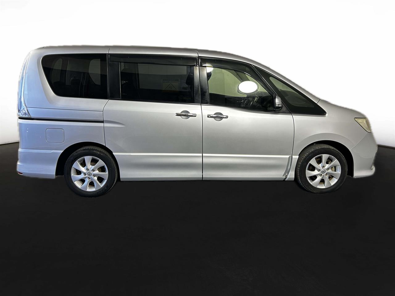 2012 Nissan Serena 