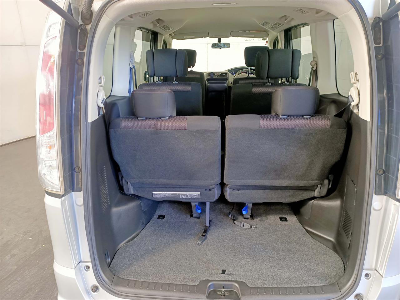 2012 Nissan Serena 