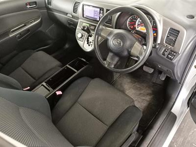 2005 Toyota Wish 