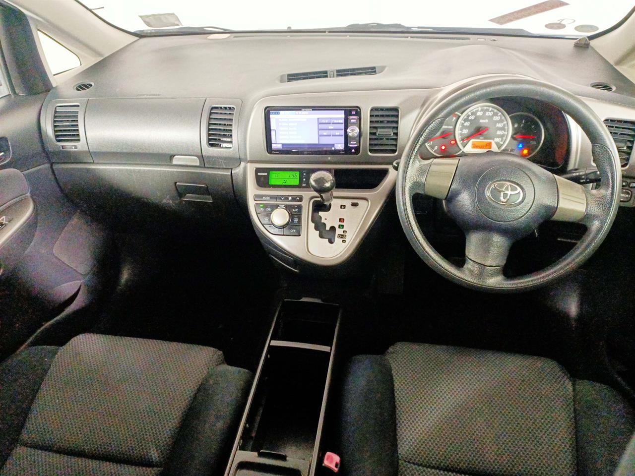 2005 Toyota Wish 