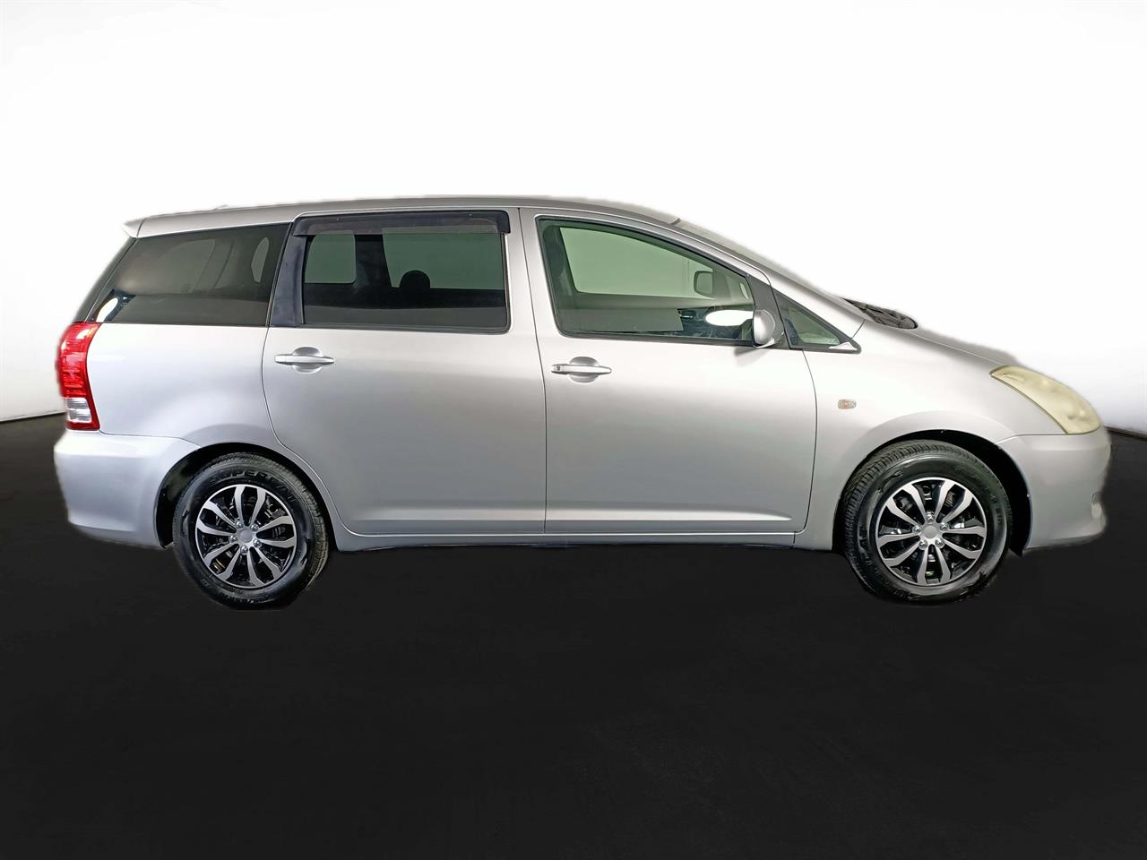 2005 Toyota Wish 