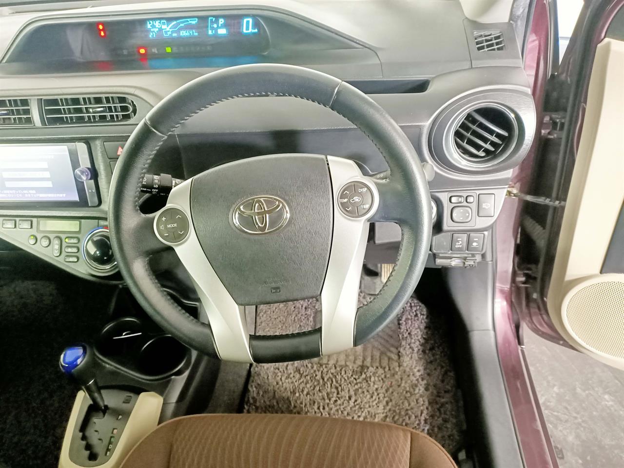 2014 Toyota Aqua Hybrid